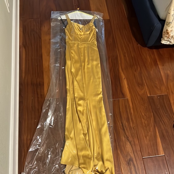 Michael Costello x Revolve Jesse Gown - Picture 10 of 10